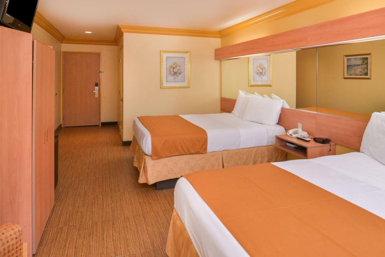 H3 Inn & Suites - Lax Airport - Los Angeles Inglewood Kültér fotó